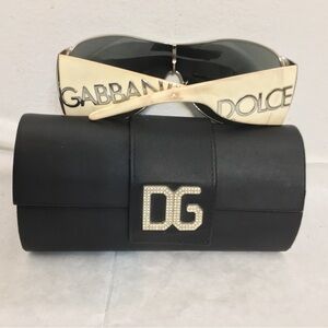 Dolce & Gabbana Black Sunglasses with Case. DG 2005 05/6G 120 . Made in Italy